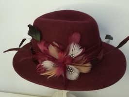Fedora wiśniowy kapelusz filcowy 55-56 cm