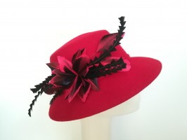 Czerwony kapelusz filcowy 53-55 cm