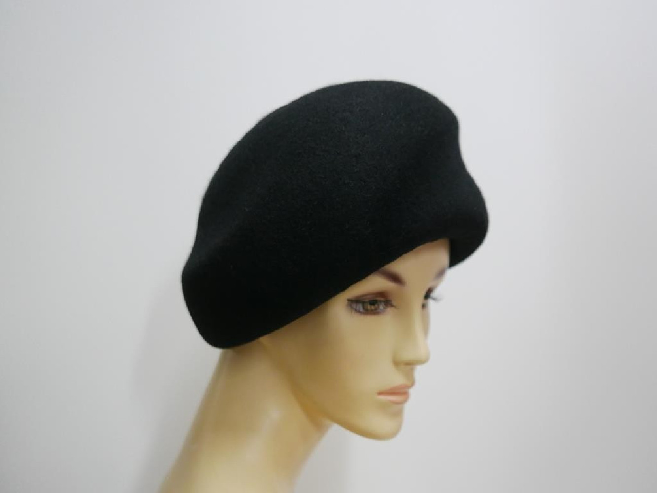 Norberta czarny toczek czapka retro 54-59 cm