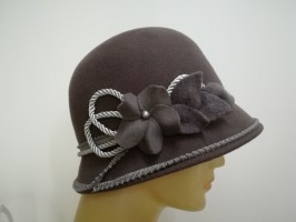 Art deco stalowy kapelusz klosz filcowy 56-57 cm