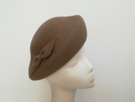 Beżowy beret filcowy 54-56 cm