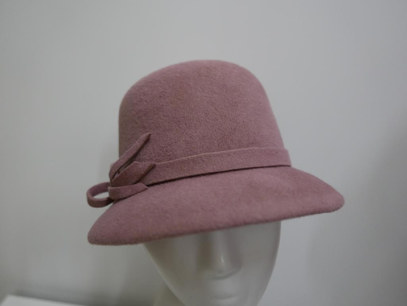 Stellina brudny róż pilśniowy kapelusz  53-55 cm