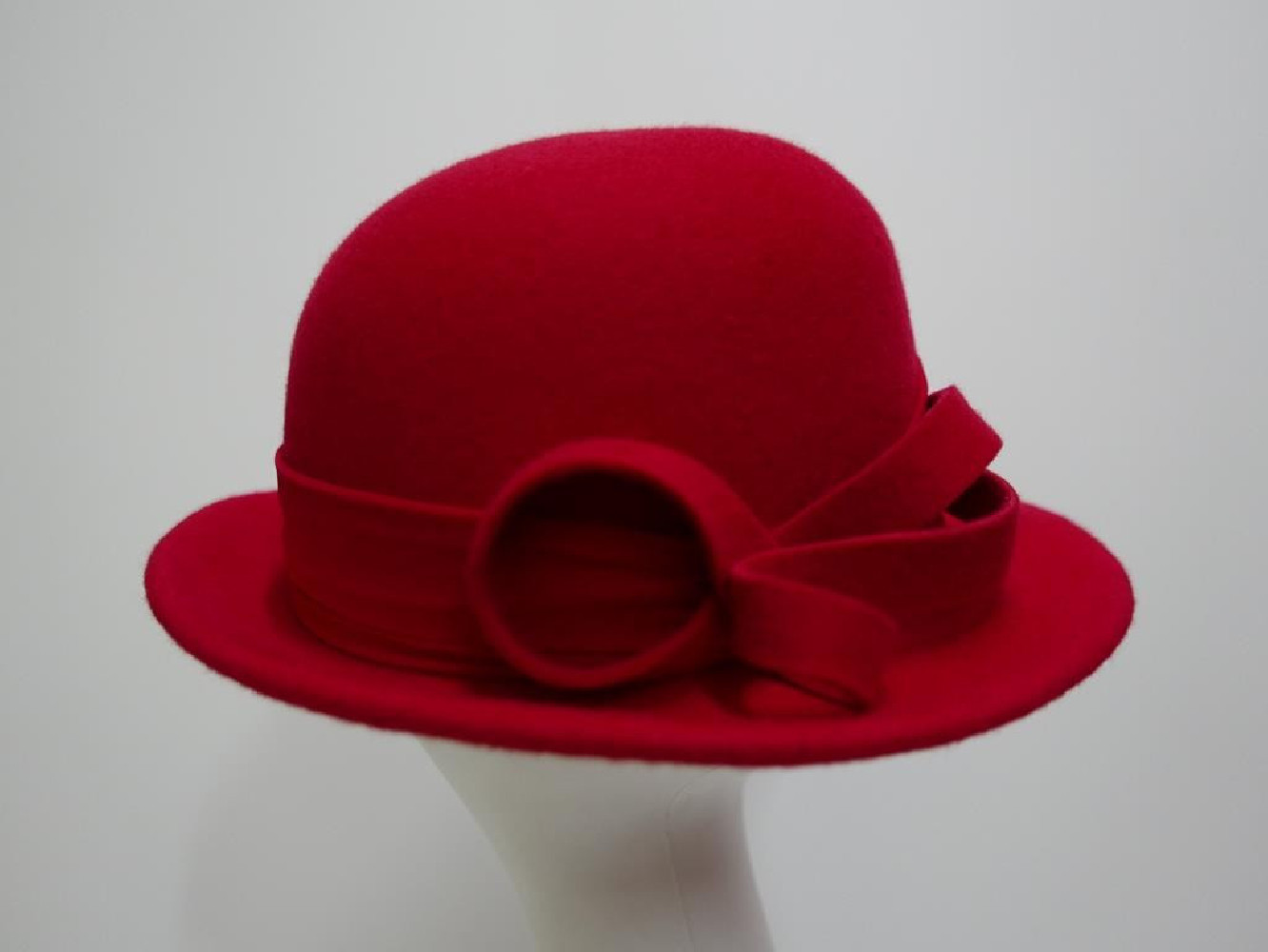 Atena czerwony kapelusz filcowy  54-57cm