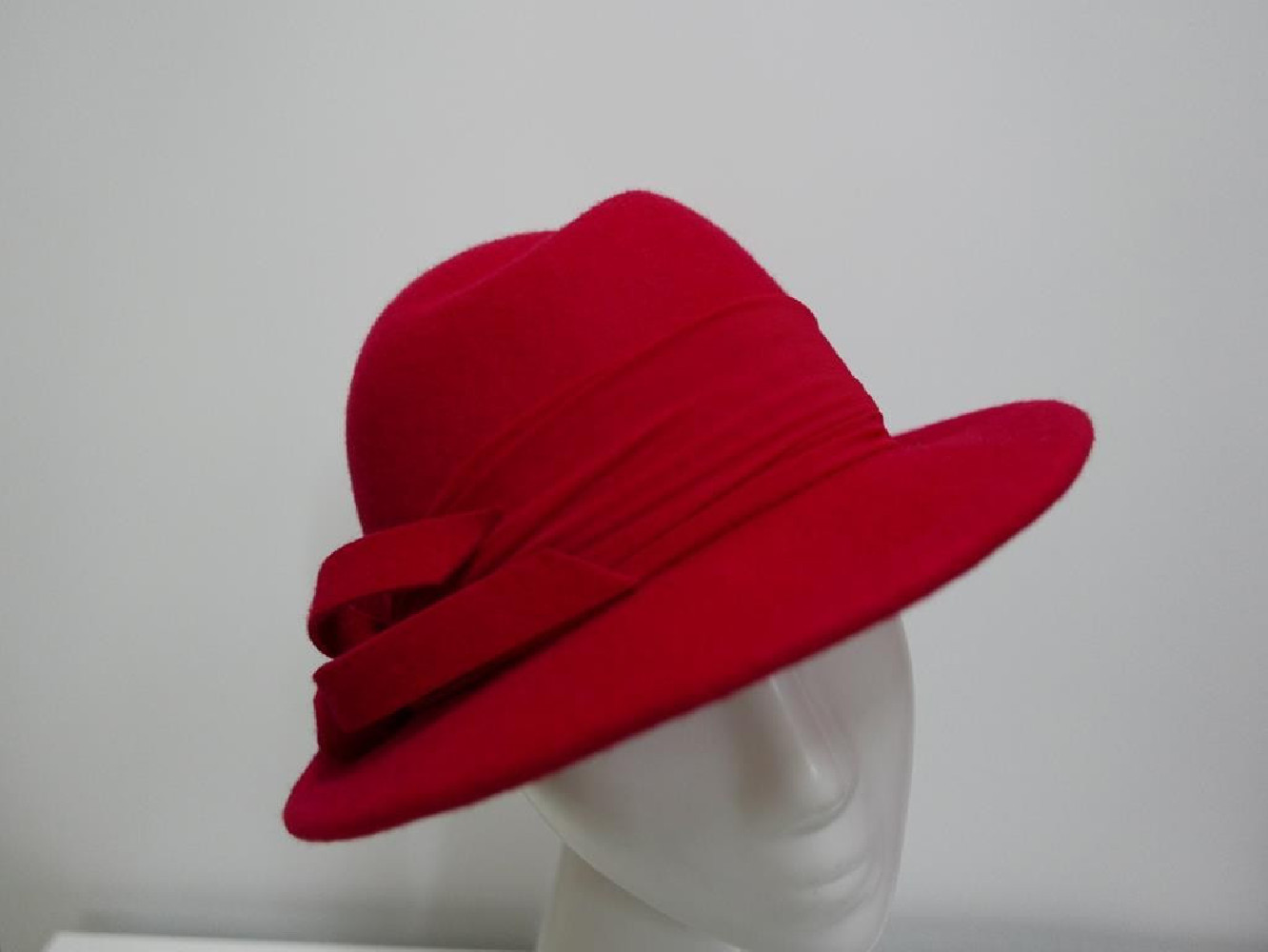 Atena czerwony kapelusz filcowy  54-57cm