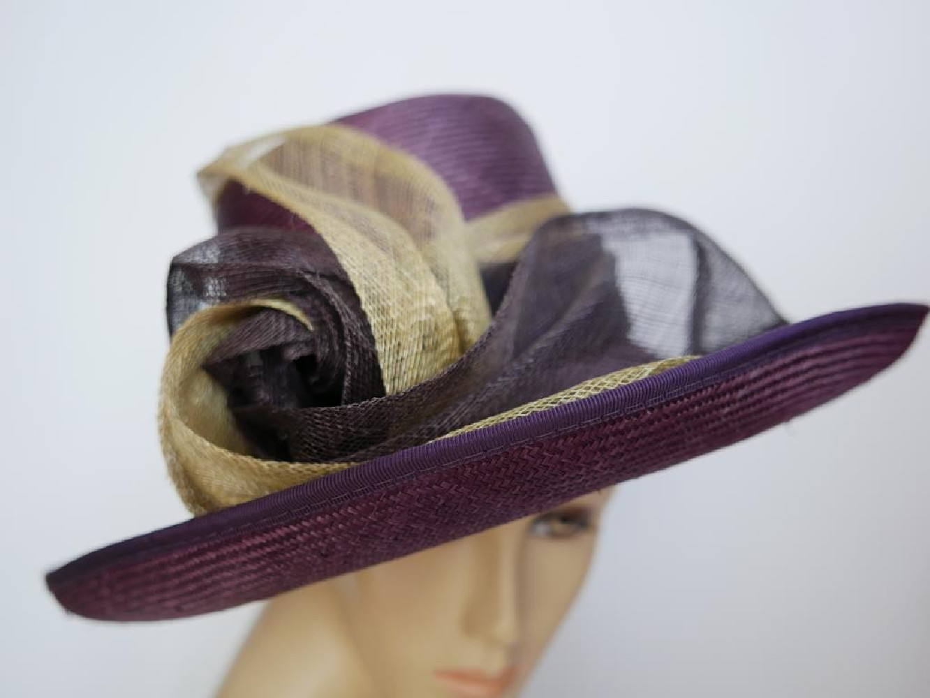 Śliwkowy kapelusz z wiskozy 56 -57 cm