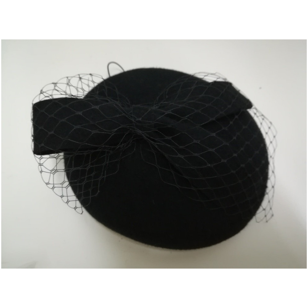 Ismena- mini toczek czarny z woalką