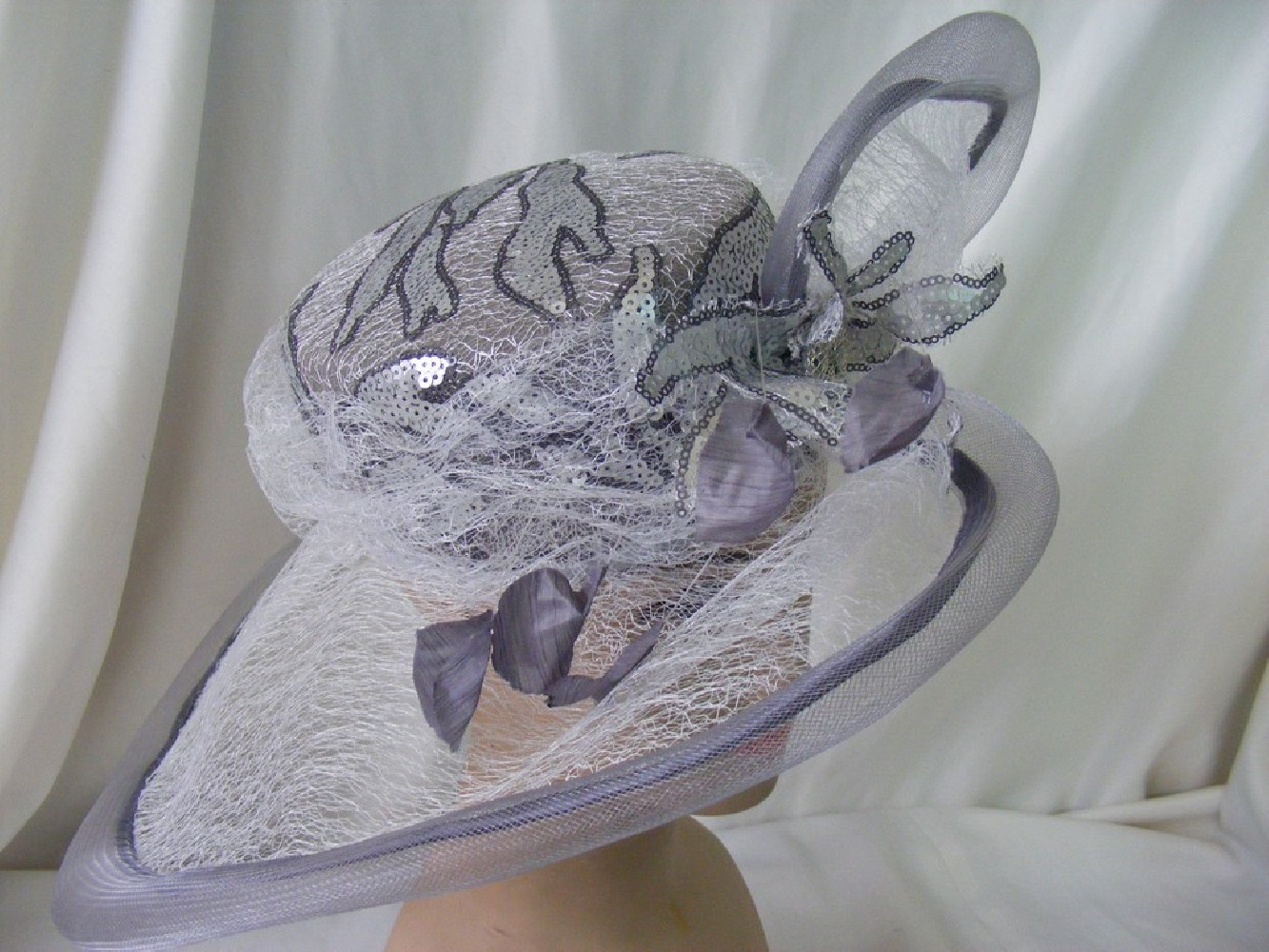 Silver szaro srebrny letni kapelusz wizytowy