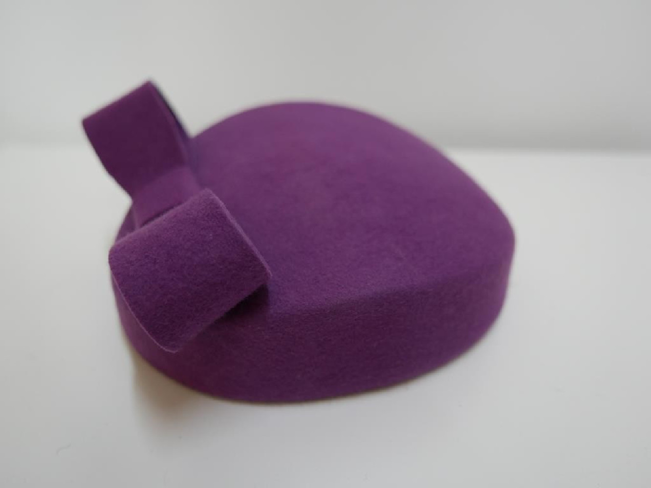 Dita - toczek filoletowy z filcu 100% wełna