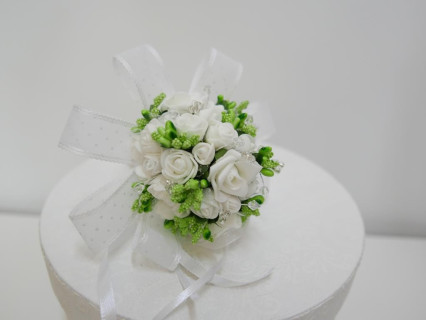 Bukiecik z kwiatów, bukiet, biało zielony