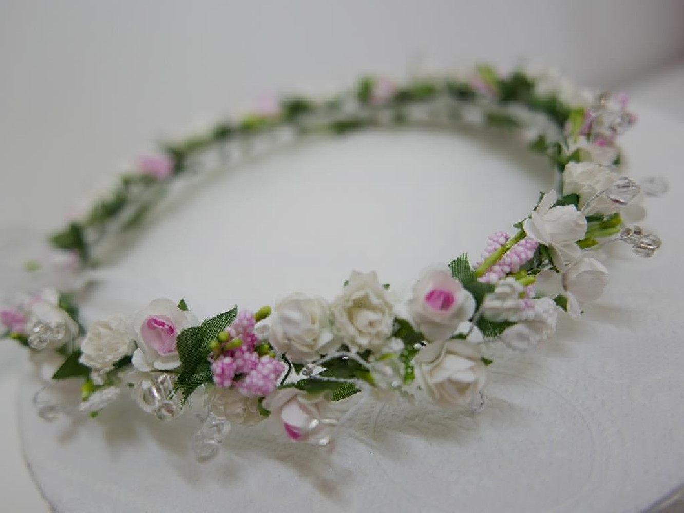 Biało różowy wianek do modelowania- plastyczny