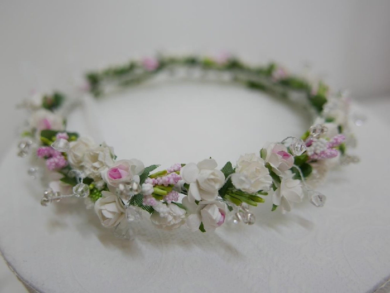 Biało różowy wianek do modelowania- plastyczny