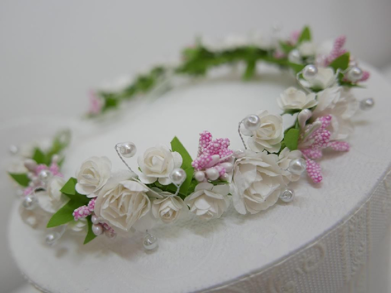 Biało różowy wianek do modelowania- plastyczny