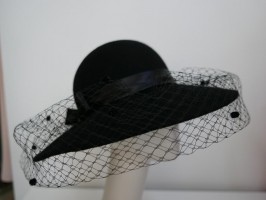 Wenecja czarny kapelusz z dużym rondem i woalką-55-58 cm