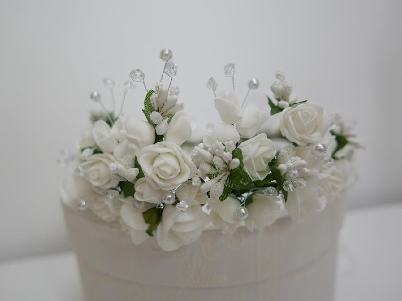 Tiara wianek komunijny z podwyższeniem i kokardą