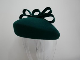 Saturnia zielony mini beret filcowy