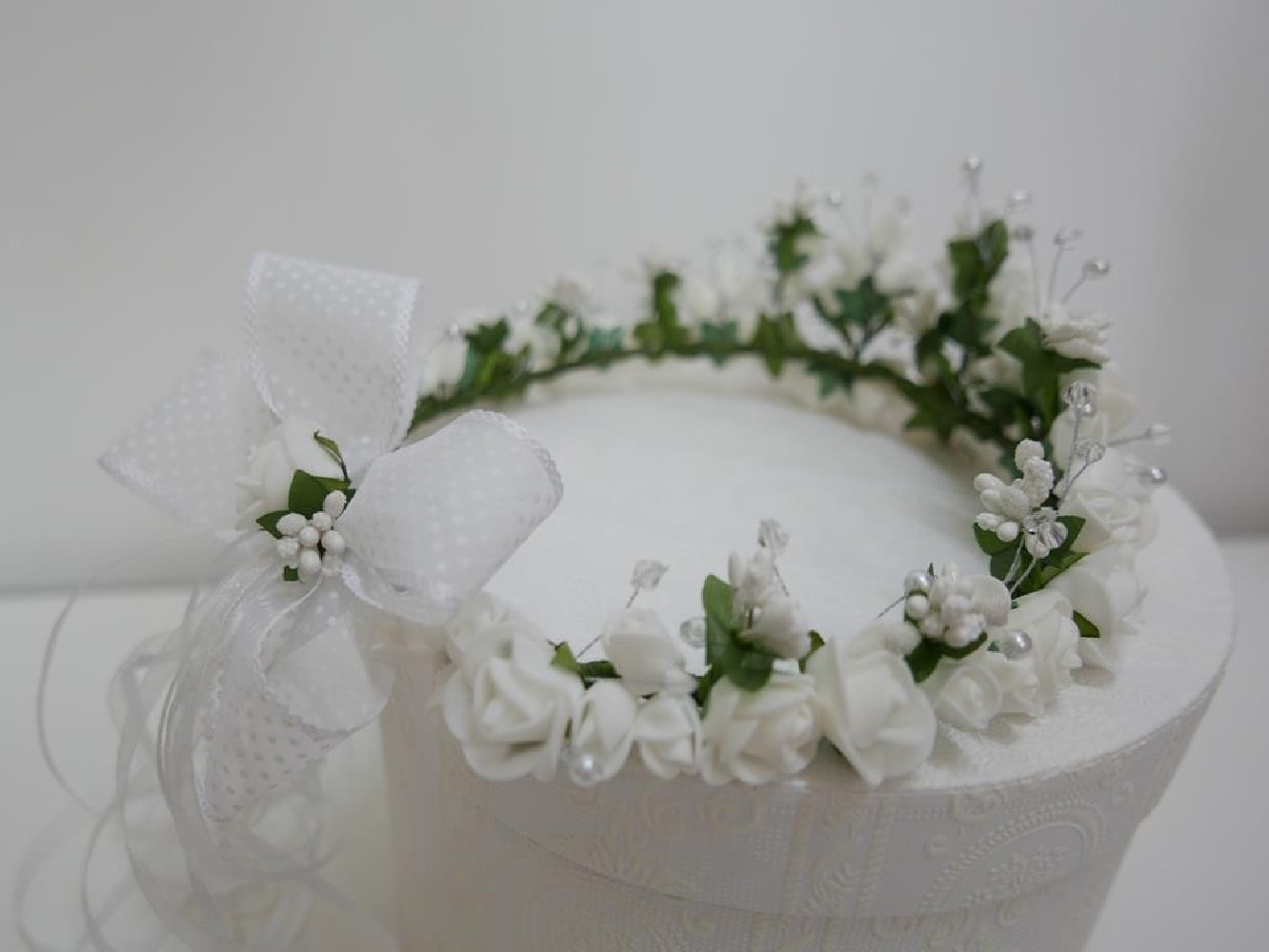 Tiara wianek komunijny z podwyższeniem i kokardą