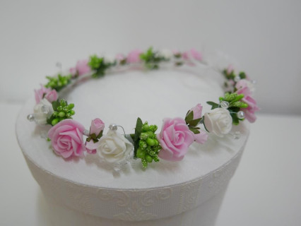 Biało różowy wianek do modelowania- plastyczny