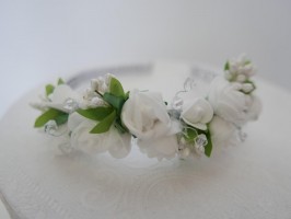 Biało zielona przepaska z kwiatuszków jak żywe