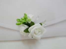 Broszka bukiecik z kwiatów, biało zielony