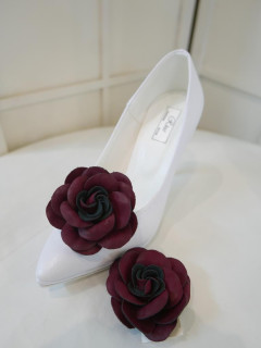 Klipsy do butów bordowo czarne kwiaty 7 cm