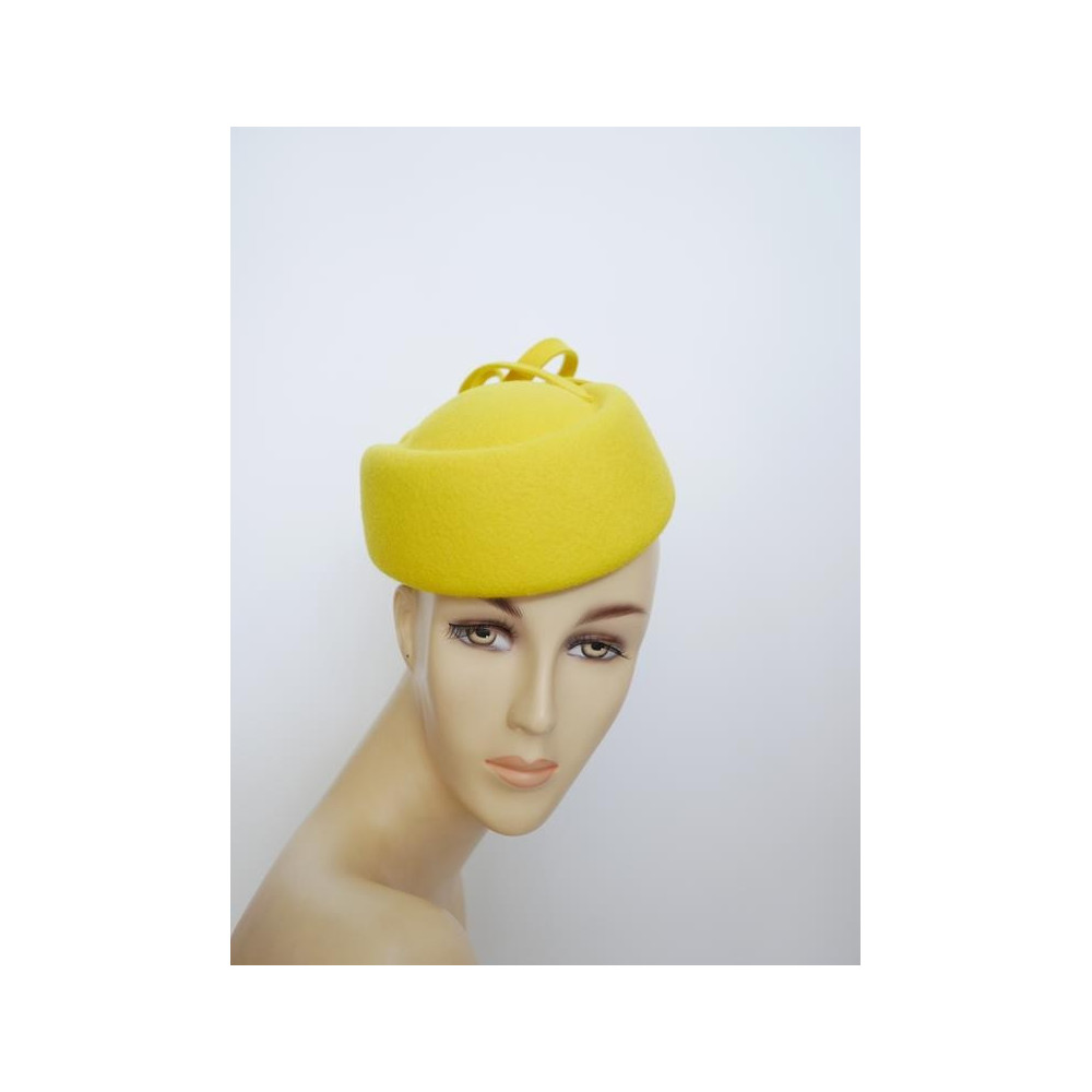 Tatiana żółty toczek w kształcie furażerki