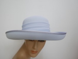 Błękitny kapelusz tkanina 54-55 cm
