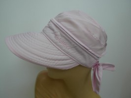 Różowy daszek- czapka z odpinaną główką regulowana