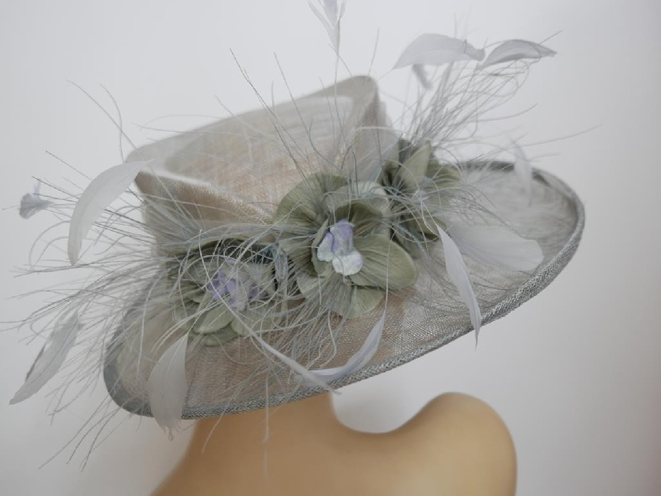 Royal Ascot szary kapelusz sinamay  56-57 cm