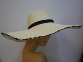 Kremowo czarny słomkowy letni  kapelusz 55-56 cm