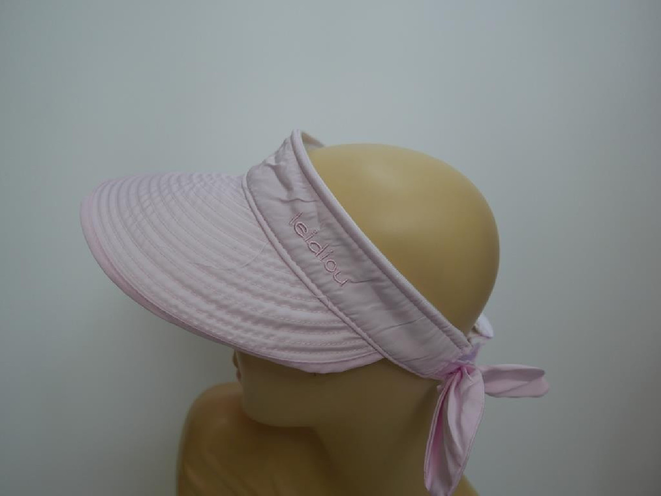 Różowy daszek- czapka z odpinaną główką regulowana