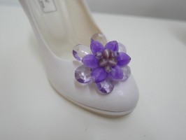 Klipsy do butów fioletowe akrylowe koraliki