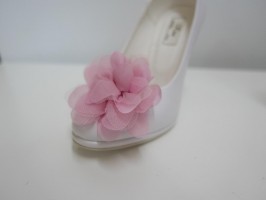Klipsy do butów różowe kwiaty 7 cm