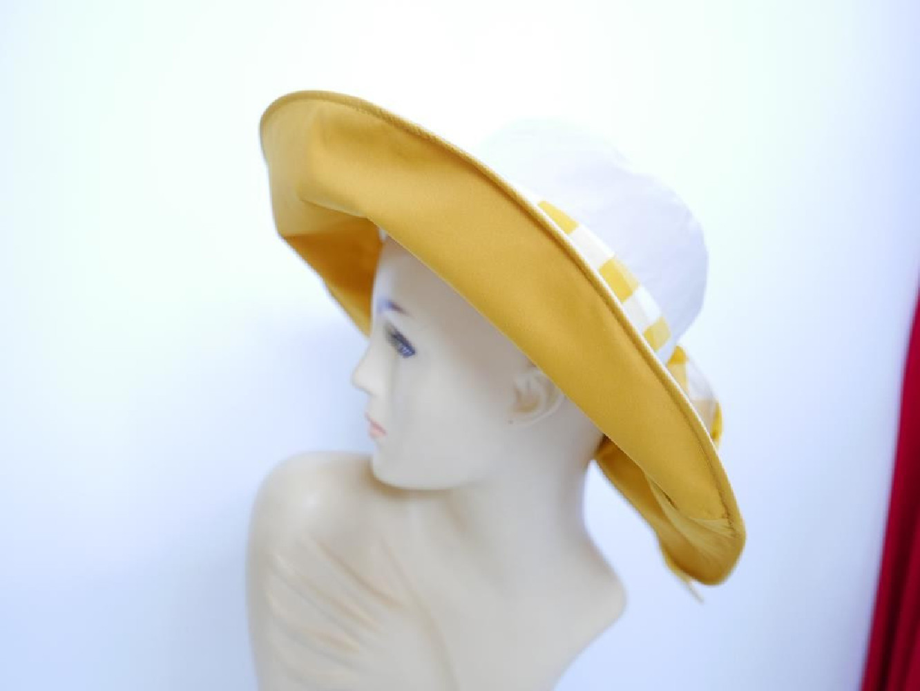 Żółto beżowy dwustronny kapelusz tkanina 57-58 cm