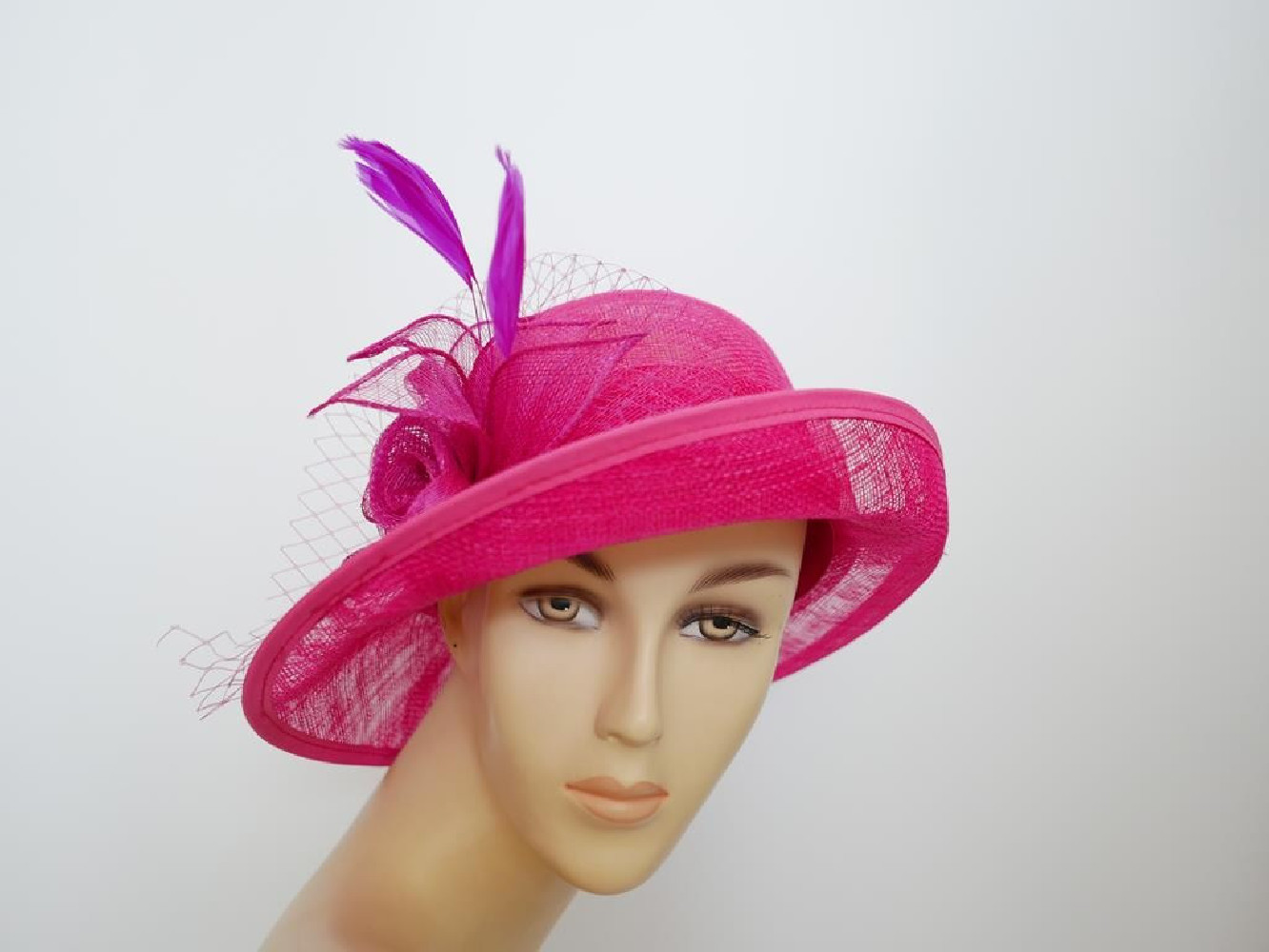 Fuksja kapelusz z sinamay model retro regulowany do 57 cm