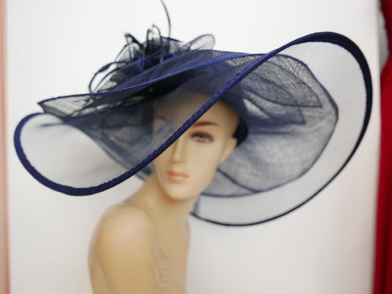 Granatowy kapelusz sinamay z dużym rondem do 56 cm