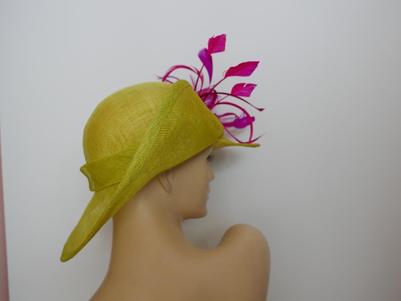 Limonkowo fuksjowy wizytowy kapelusz z sinamay do 58 cm