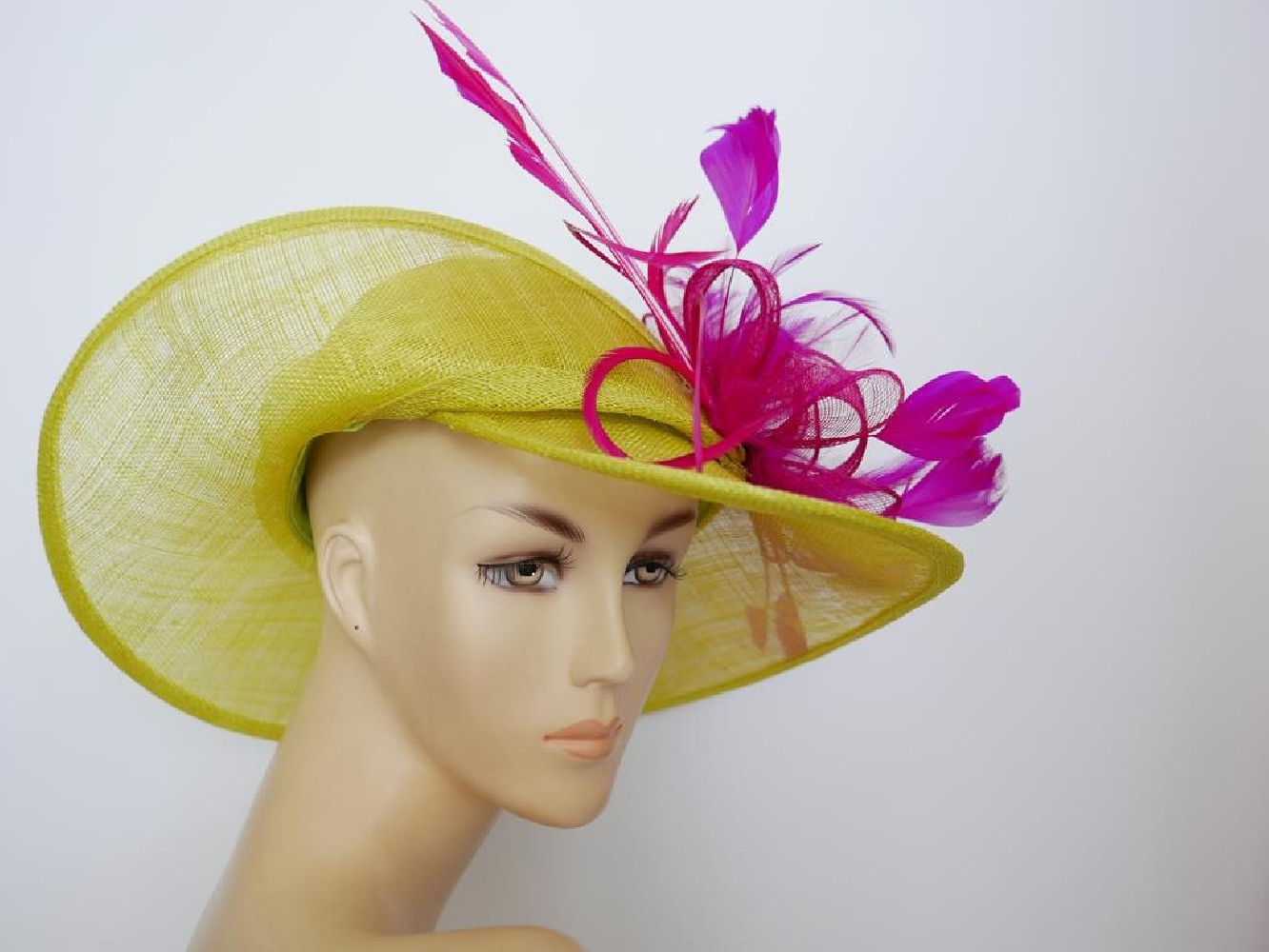 Limonkowo fuksjowy wizytowy kapelusz z sinamay do 58 cm