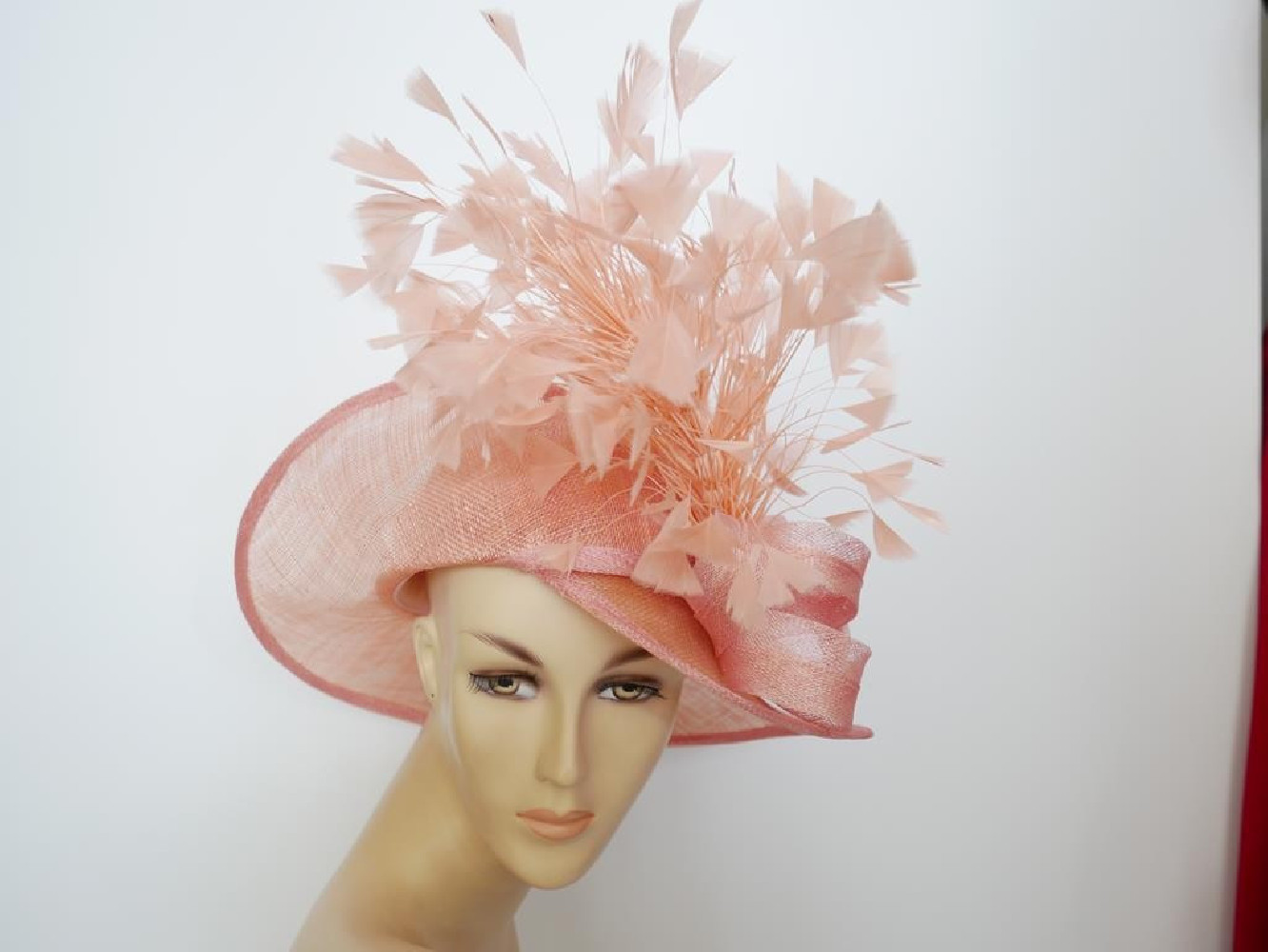 Różowy wizytowy kapelusz z sinamay do 57 cm