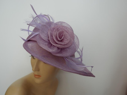 Liliowy wizytowy kapelusz z sinamay do 56 cm