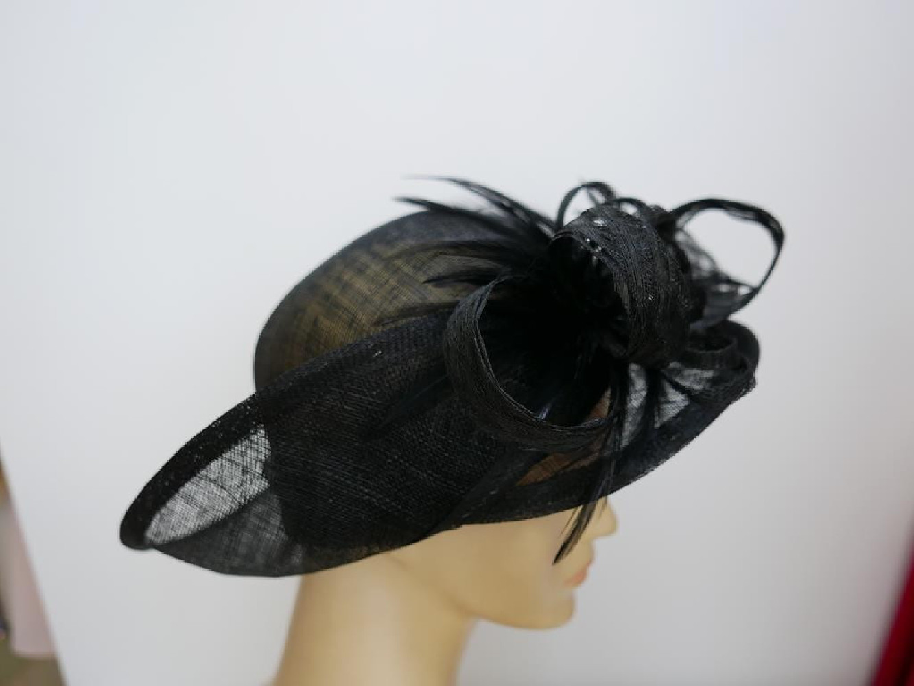 Czarny wizytowy kapelusz z sinamay do 56 cm