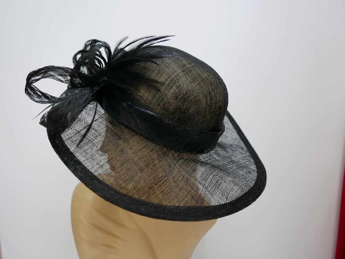 Czarny wizytowy kapelusz z sinamay do 56 cm
