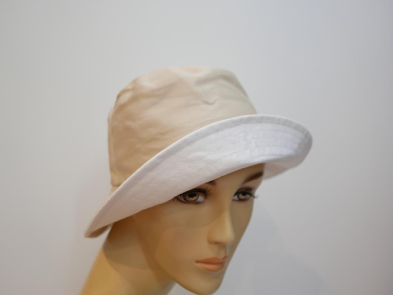 Bucket hat Beżowo biały dwustronny letni kapelusz tkanina 57-58 cm