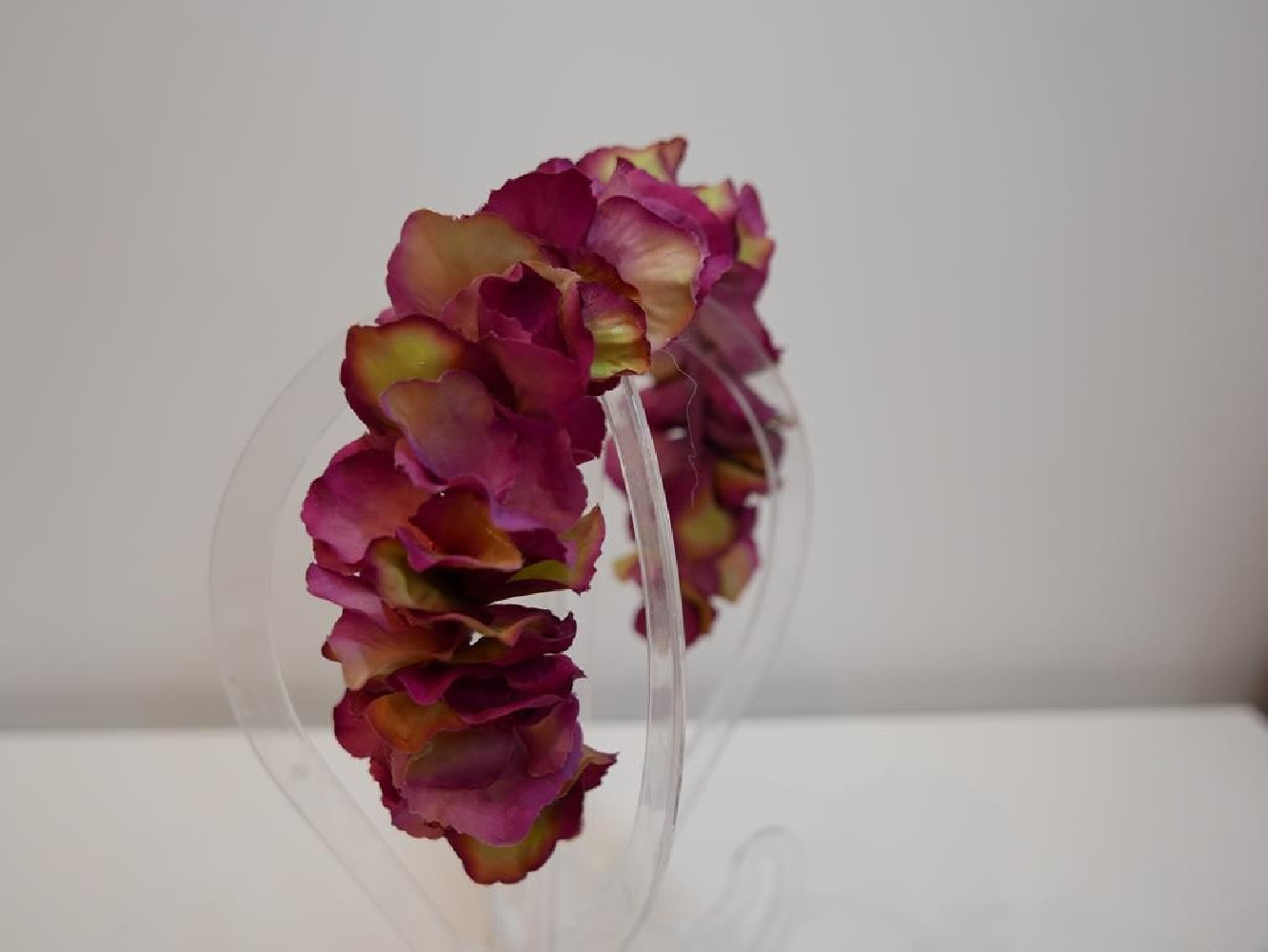 Wianek różowo zielone hortensje na opasce