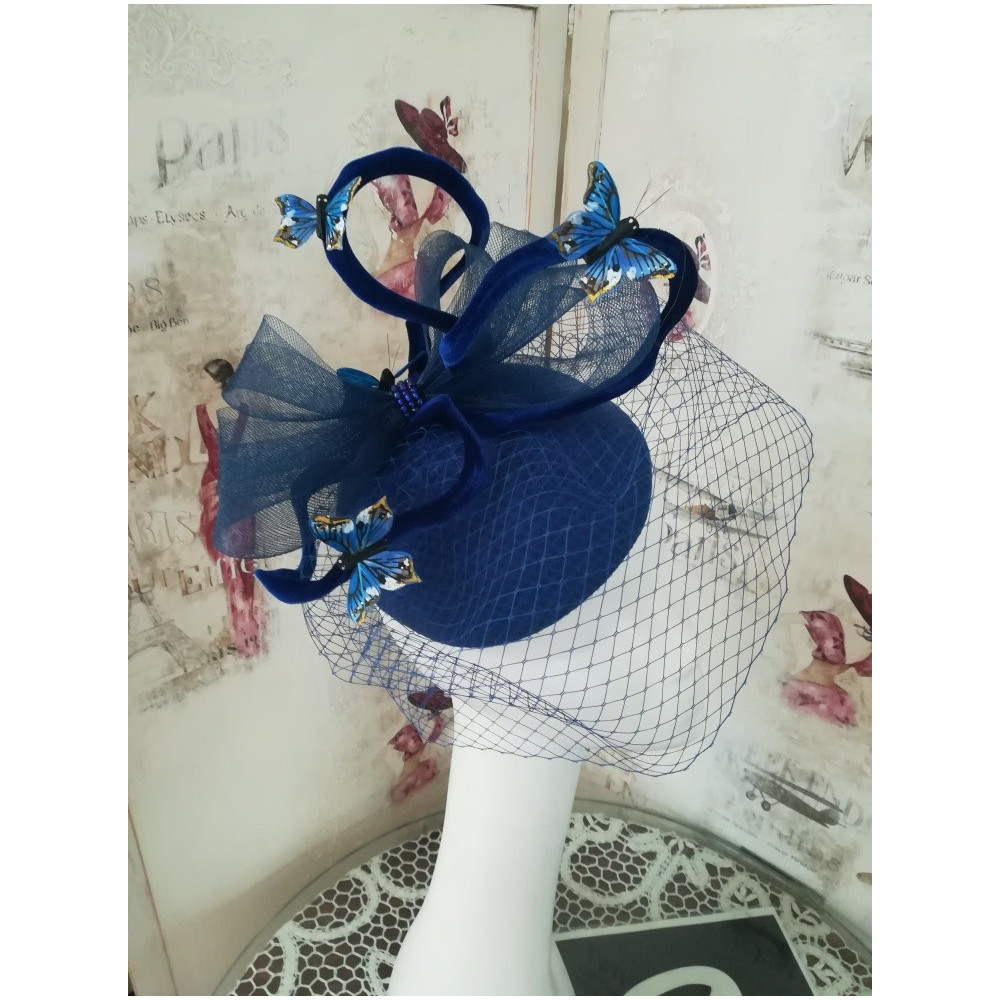 Szafirowo granatowy toczek fascynator z motylami