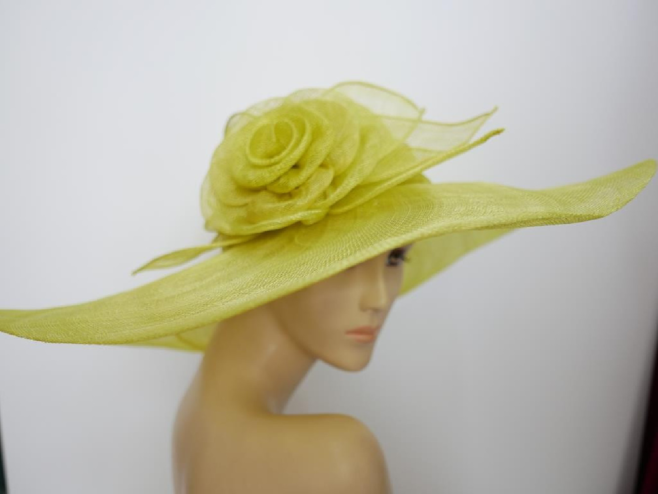Żółty kapelusz sinamay z dużym rondem do 56 cm