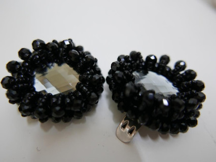 Klipsy do butów czarno srebrne, szklane koraliki