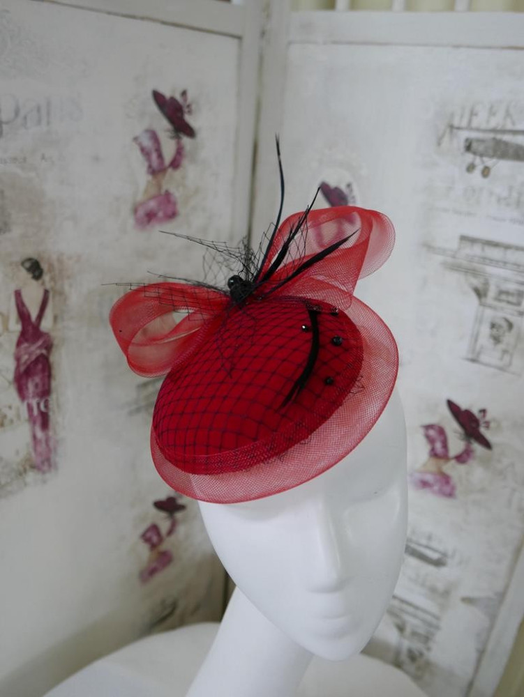 Czerwono czarny mini toczek fascynator