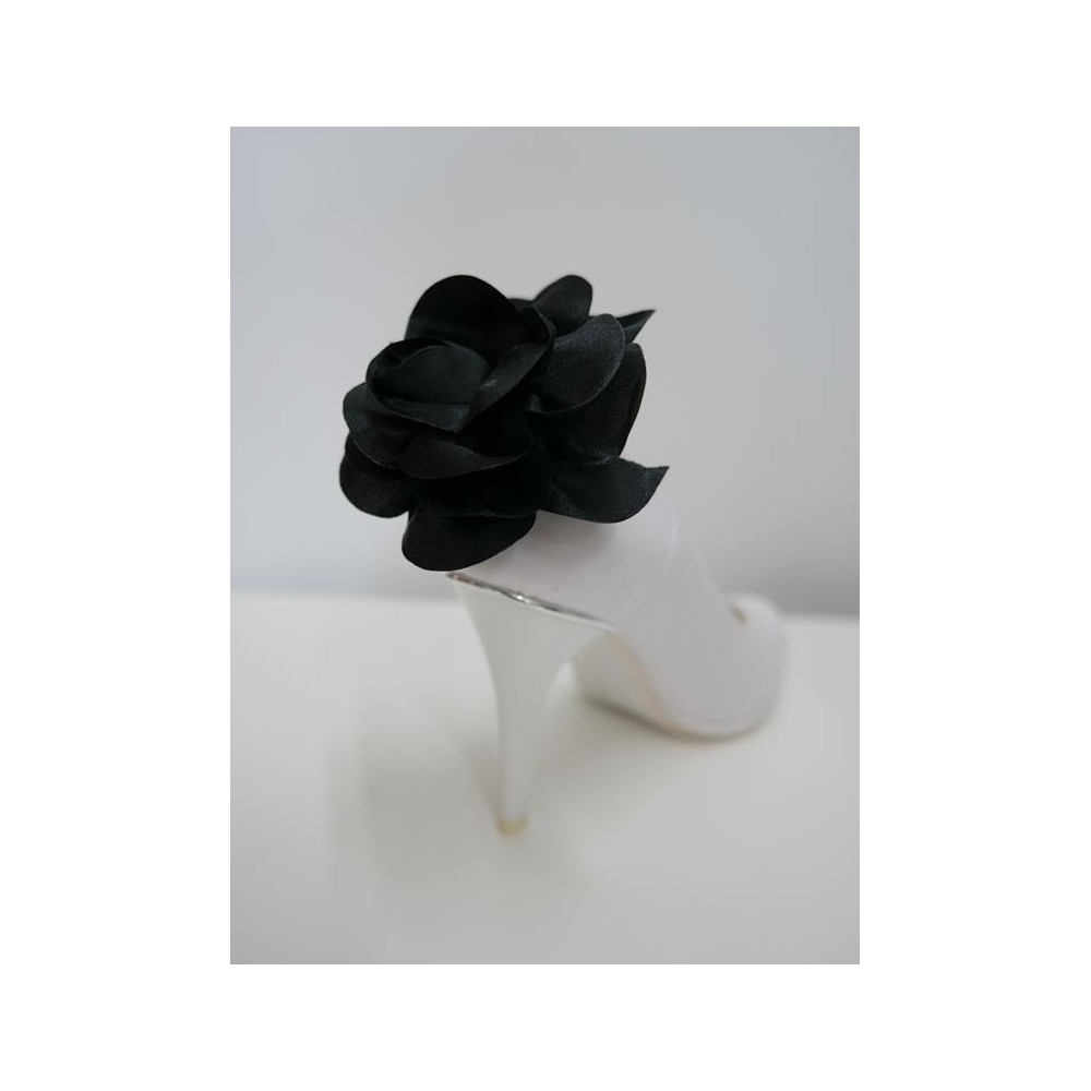 Klipsy do butów czarne kwiaty 10 cm