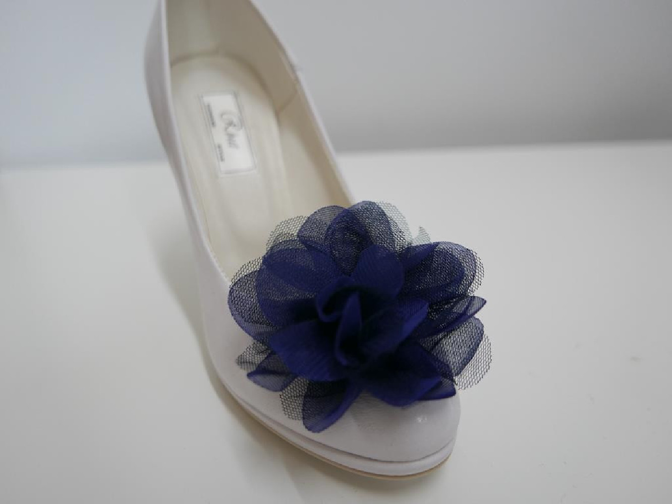 Klipsy do butów granatowe kwiaty 7 cm