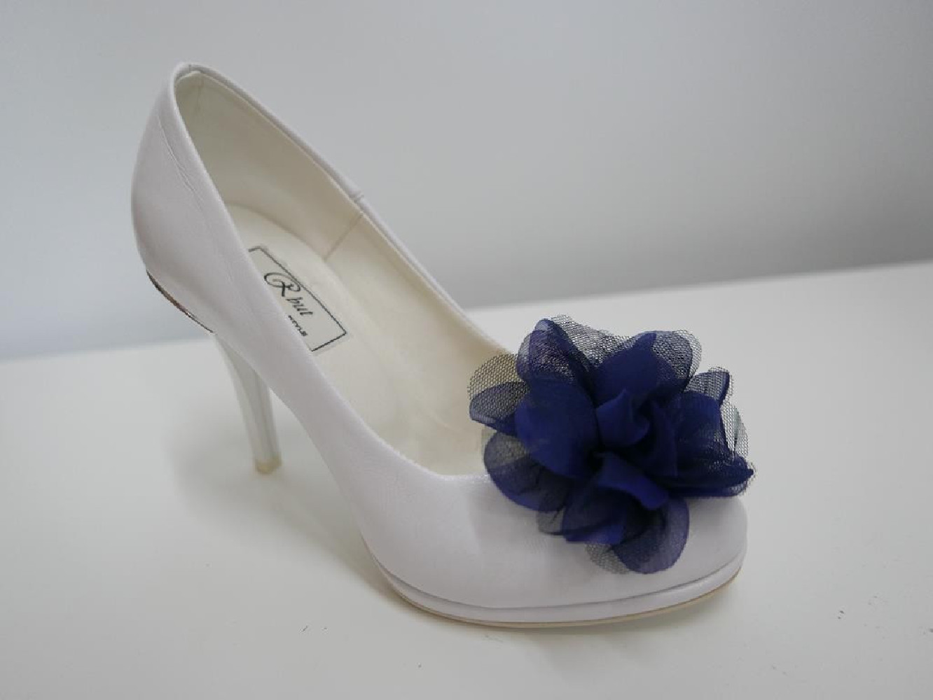 Klipsy do butów granatowe kwiaty 7 cm